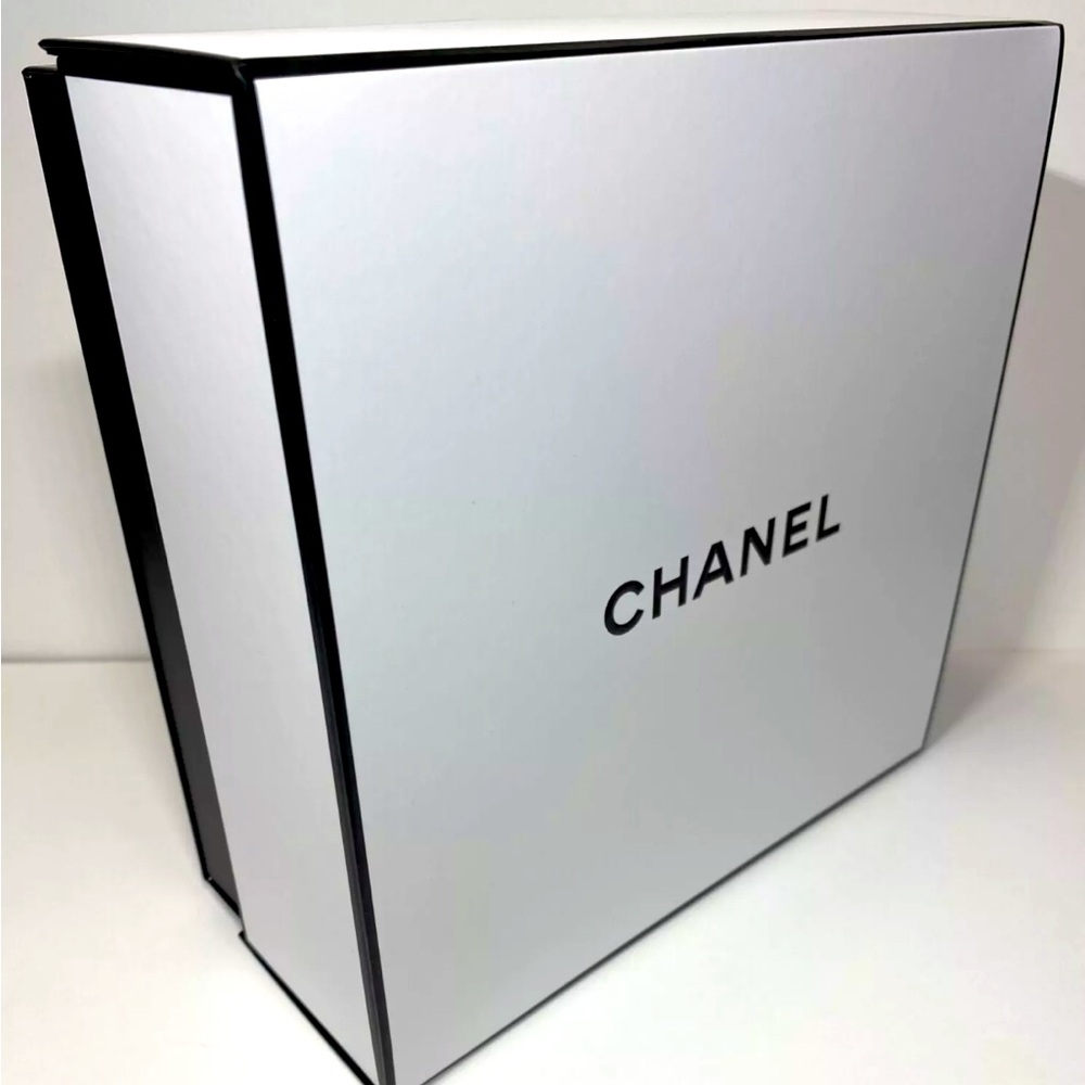 Chanel white gift box 9x 9x 4